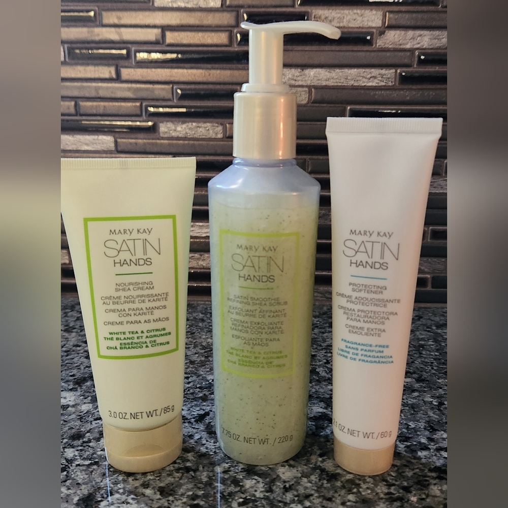Mary Kay White Tea & Citrus Satin Hands® Pampering Set